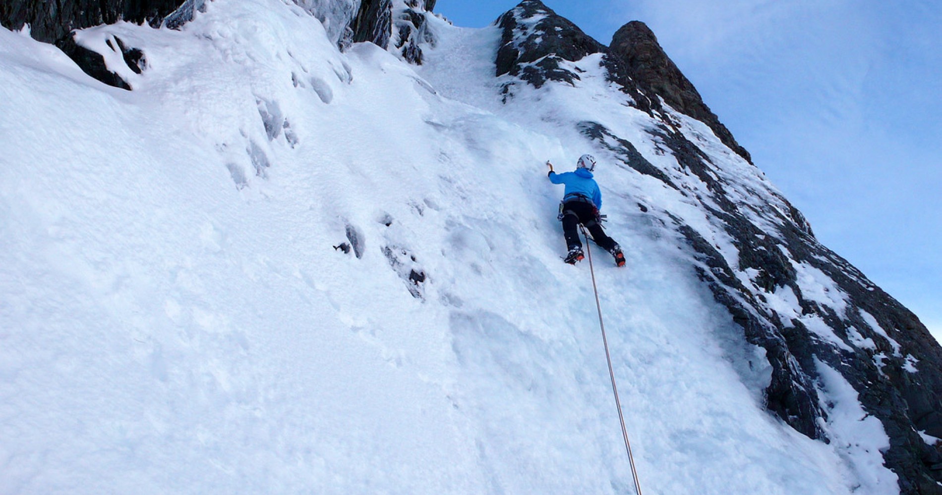 Ice Climbing at Ailsa Stream (Photo: Gavin Lang) 1